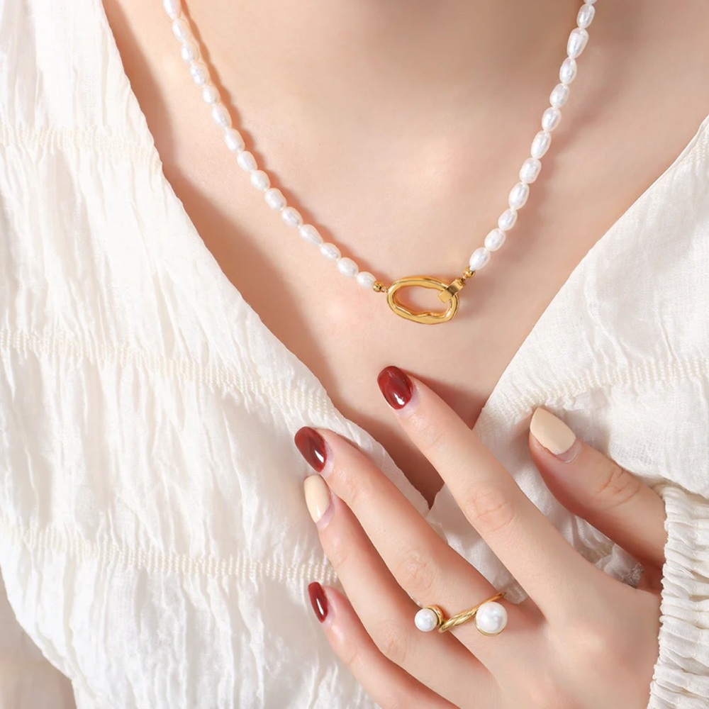 Oval Freshwater Pearl Titanium Steel Plating 18k Gold Plated Necklace